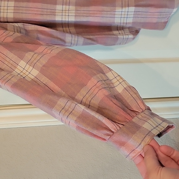 Lightweight pink flannel - Picture 2 of 4